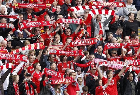 跟队：赫伊森将会在本周末皇马客战阿拉维斯的比赛中回归（队记：赫伊森将于本周末随皇马做客阿拉维斯时复出）