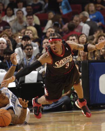 队报：西班牙国家队与巴萨之间关系因亚马尔伤病问题变得紧张（队报：亚马尔伤病风波令西班牙队与巴萨关系趋紧）