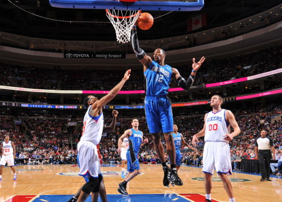 勇士伤病：霍福德&斯潘塞无缘出战太阳，其他球员皆可出战（勇士伤情更新：霍福德与斯潘塞缺阵战太阳，其余球员均可出战）