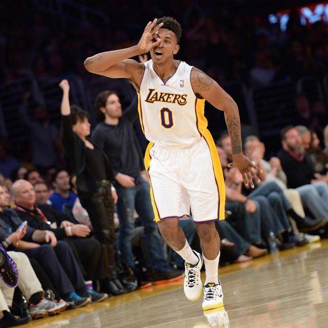 博主：内马尔膝伤手术将由曾效力海港的爱德华多医生主刀（博主称：内马尔膝伤手术将由前海港队医爱德华多主刀）