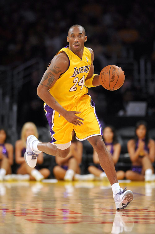 年薪2亿年薪，转会费将超过5300万！沙特不放弃萨拉赫，新月最可能出手（沙特仍不放弃萨拉赫：年薪或达2亿，转会费超5300万，新月最可能出手）