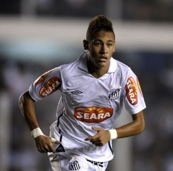 揭秘比赛黑幕：裁判判罚争议，杜兰特盖帽未算入账（赛场争议曝光：判罚引风波，杜兰特封盖未计入）